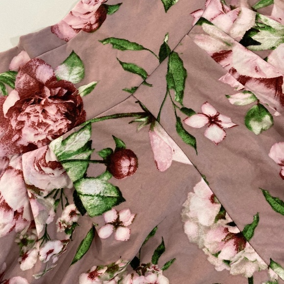 New Mix Shorts - Picture 2 of 5